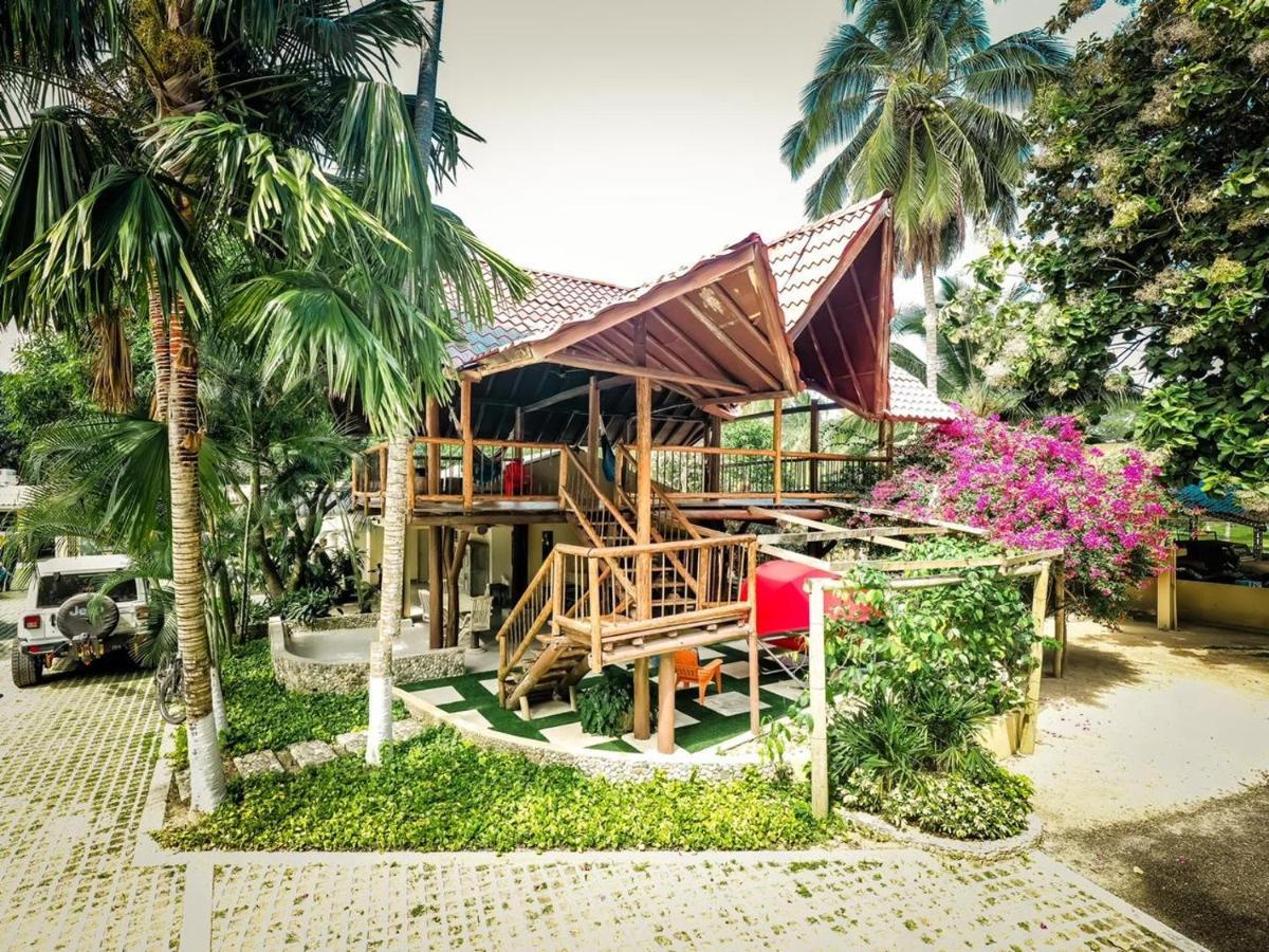 Отель Gardenia Springs Буритака Экстерьер фото